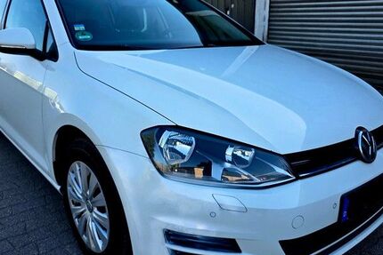 VW Golf 269.000 km 4.950 &euro; Oberhausen 46149