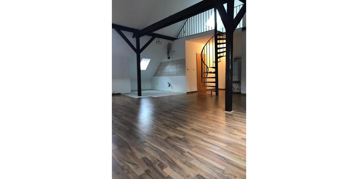 Großzügige 4,5-Zimmer-Dachgeschosswohnung mit offenem Wohnkonzept 4.5 zimmer