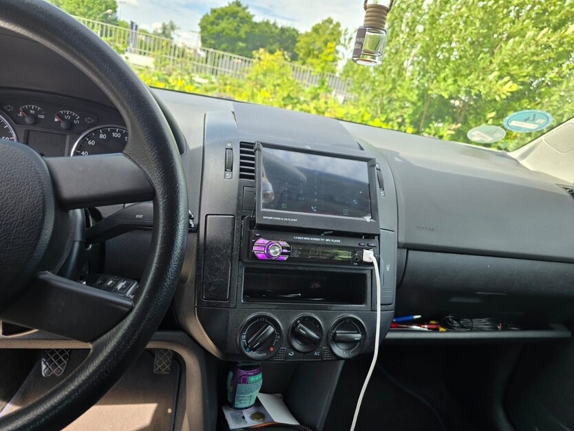 VW Polo 229.740 km 2.700 € Essen 45121