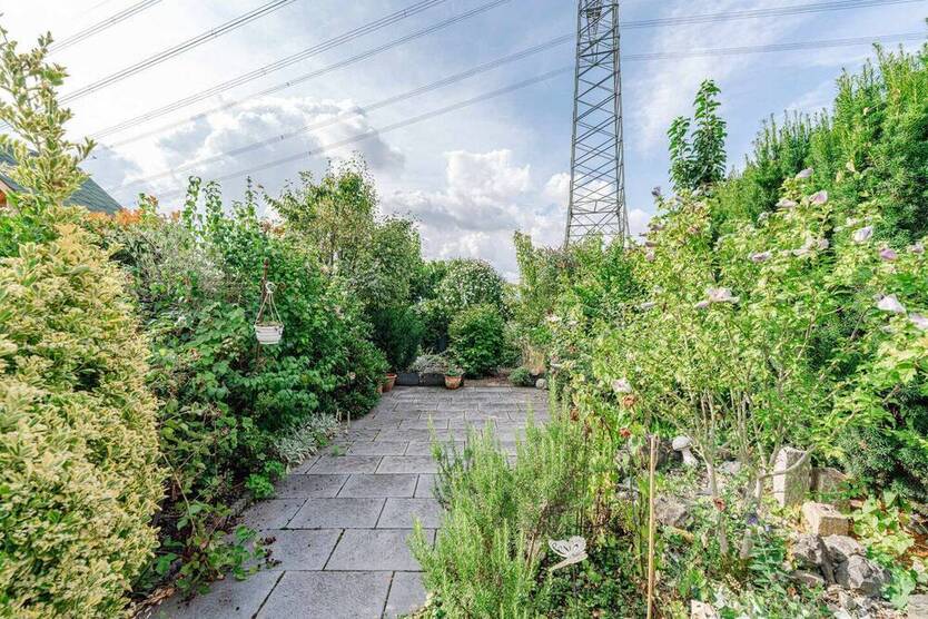 Wohlfühloase mit Sauna, Wintergarten und Kaminofen! Ruhe pur auf allen Etagen