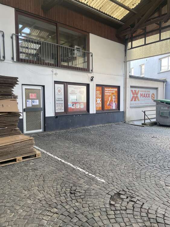 Einzelhandel in Solingen 2.300 € 568 m²