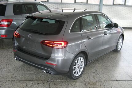 Mercedes B 180