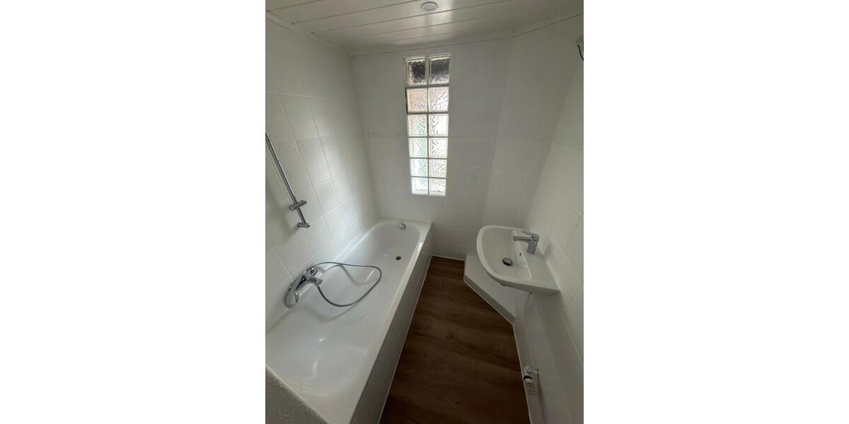 Helle 2-Zimmer-Wohnung mit eigenem Eingang – Sofort frei! 2 zimmer