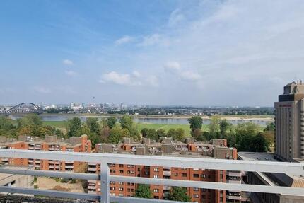Rheinblich auf Düsseldorf (in Neuss) 140m2 Wohnung160m2 Terrasse