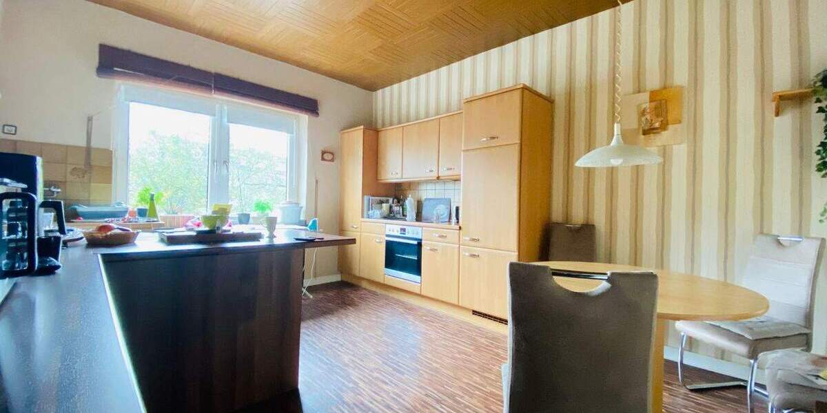 Etagenwohnung Bottrop Stadtmitte - 4 Zimmer, 120 m&sup2;, 900&euro; | Angebot:24424381