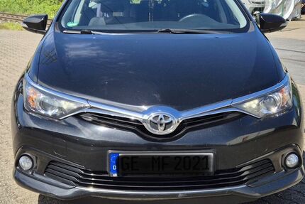 Toyota Auris 177.300 km 7.800 &euro; Gelsenkirchen 45881