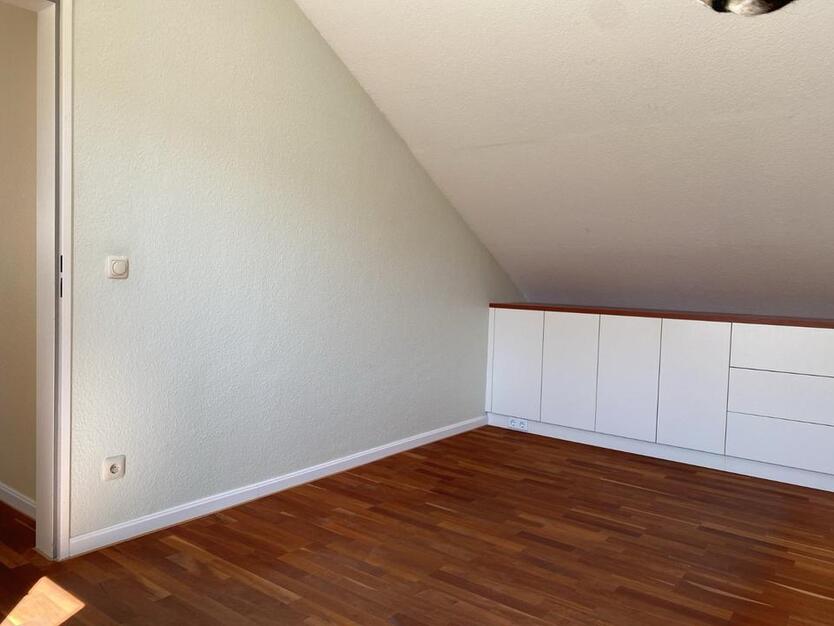 Gepflegtes Einfamilienhaus mit PV-Anlage & Garage in Meerbusch
