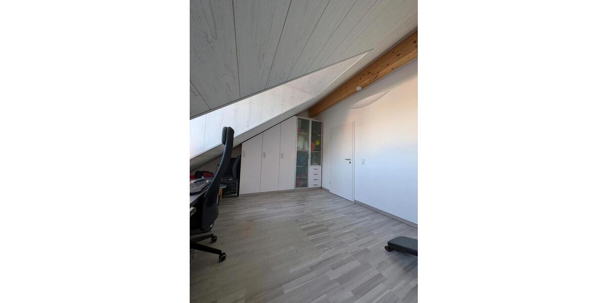 Modernes energieeffizientes Reihenendhaus mit Blick ins Grüne 5.5 zimmer