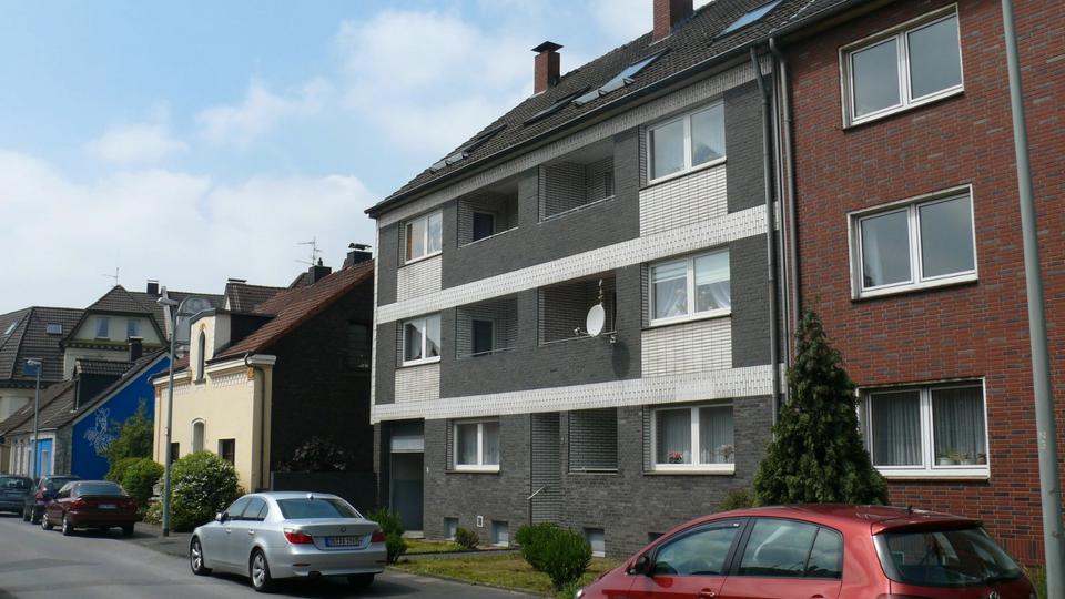 Dachgeschoßwohnung Duisburg Mittelmeiderich - 2 Zimmer, 60 m&sup2;, 450&euro; | Angebot:26413913