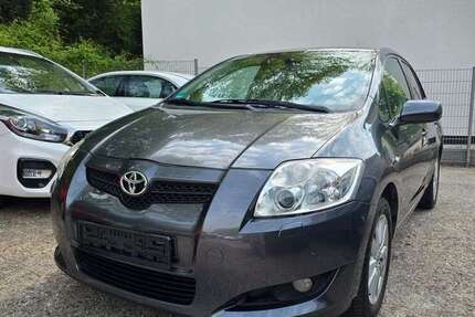 Toyota Auris 124.000 km 6.400 &euro; Essen 45144