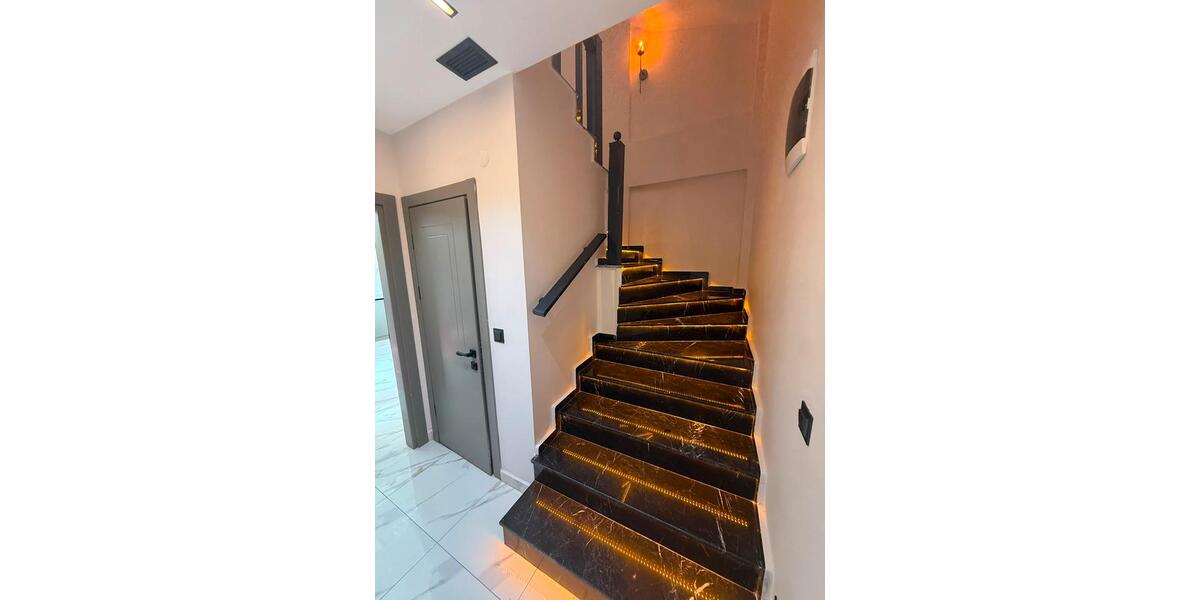 Villa Gelsenkirchen Gelsenkirchen-Mitte - 5 Zimmer, 170 m&sup2;, 320.000&euro; | Angebot:27488206