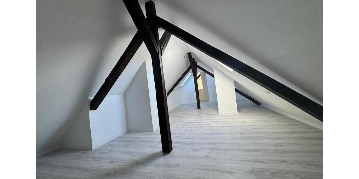 Dachgeschoßwohnung Essen Stadtbezirk VII - 4.5 Zimmer, 110 m&sup2;, 995&euro; | Angebot:25180557