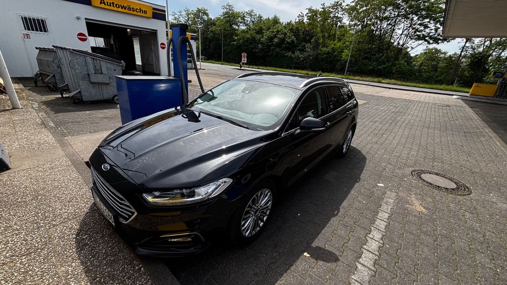 Ford Mondeo 83.083 km 20.990 &euro; Duisburg 47198