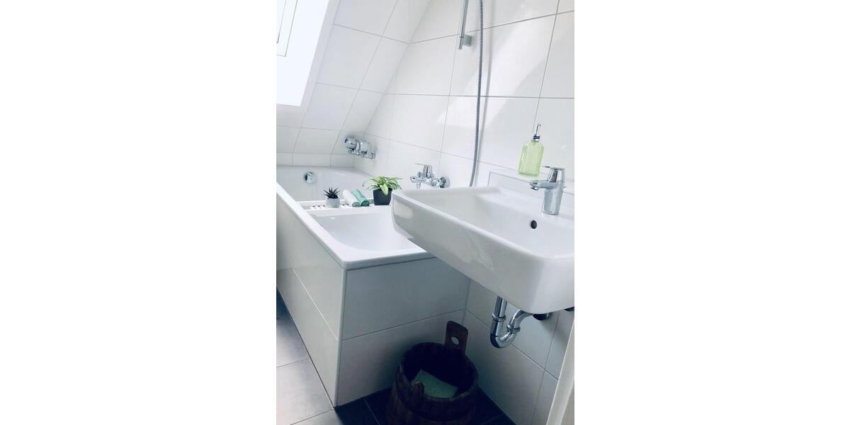 Dachgeschoßwohnung Essen Stadtbezirk IX - 2 Zimmer, 48 m&sup2;, 520&euro; | Angebot:26221222