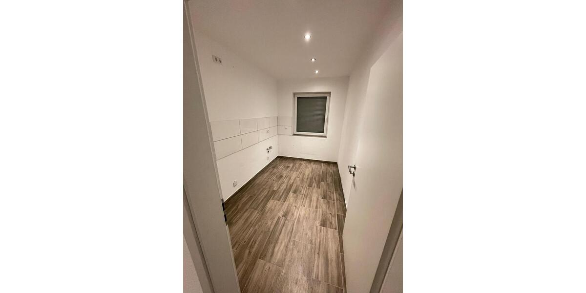 Erdgeschoßwohnung Essen Stadtbezirk V - 3.5 Zimmer, 80 m&sup2;, 1.150&euro; | Angebot:26418885
