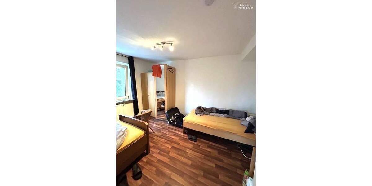 Mehrfamilienhaus mit 5 Stellplätzen und großem Grundstück mit Carport 1 zimmer