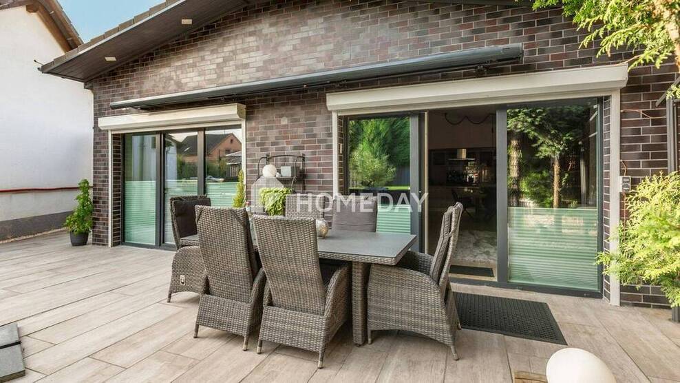 Zwei exklusive Einfamilienhäuser mit Pool, Sauna und außergewöhnlicher Ausstattung
