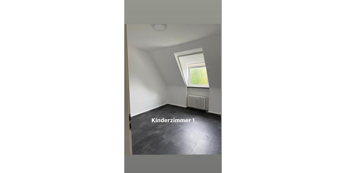 Dachgeschoßwohnung Gelsenkirchen Gelsenkirchen-Mitte - 3 Zimmer, 110 m&sup2;, 1.300&euro; | Angebot:26413931
