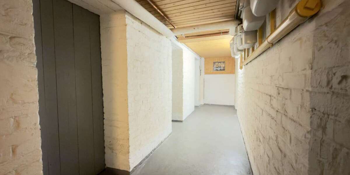 Gepflegte 3,5-Zimmer-Dachgeschosswohnung mit Einbauküche und Garage 3.5 zimmer