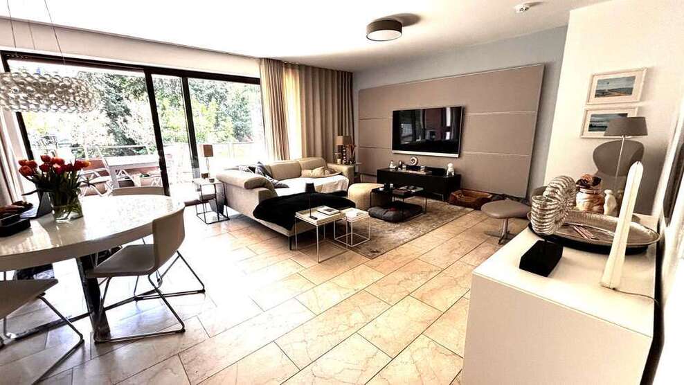 Wohnung zum Mieten in Düsseldorf 1.950 € 114.56 m²