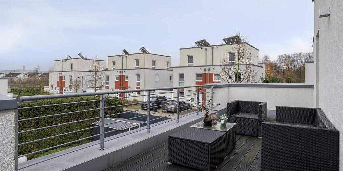 Moderne Doppelhaushälfte mit sonnigem Garten, Dachterrasse und Garage in Ratingen-Lintorf 5 zimmer