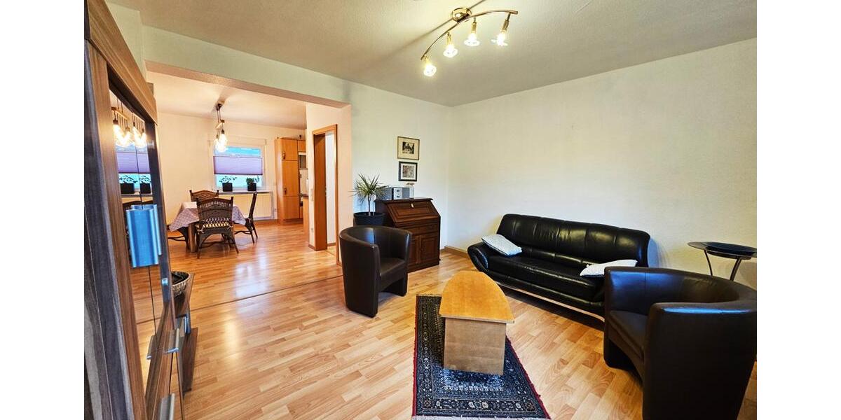 Moderne, voll möblierte 2,5-Zimmer-Wohnung mit Balkon und offenem Wohnkonzept 2.5 zimmer