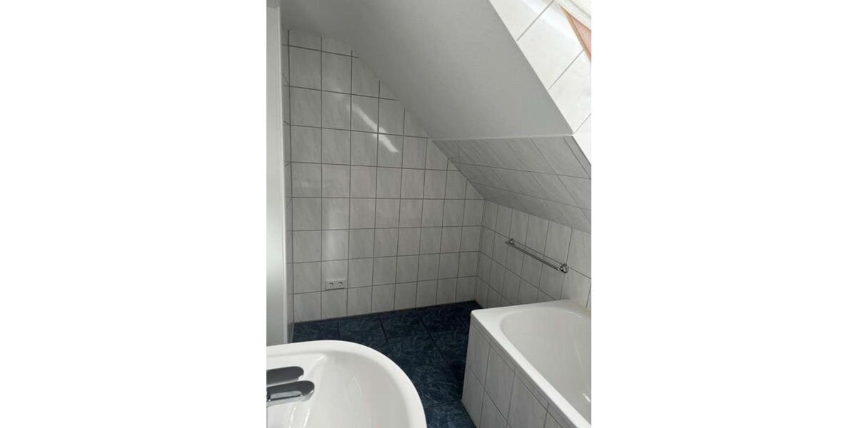 Dachgeschoßwohnung Bochum Eppendorf - 2 Zimmer, 43 m&sup2;, 330&euro; | Angebot:26447956