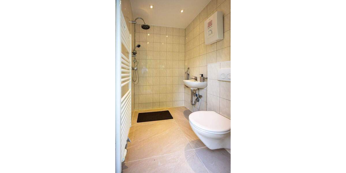 Wohnen in der Gartenstadt mit schönem Garten, Palmen, Garage 6 zimmer