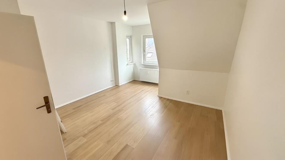 Dachgeschoßwohnung Wuppertal Gemarkung Langerfeld - 3 Zimmer, 84 m&sup2;, 750&euro; | Angebot:25253835
