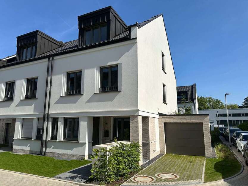 Haus zum Kaufen in Düsseldorf 1.999.999 € 174 m²