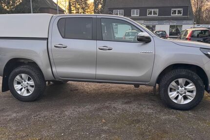 Toyota Hilux 172.000 km 26.950 &euro; Moers 47447