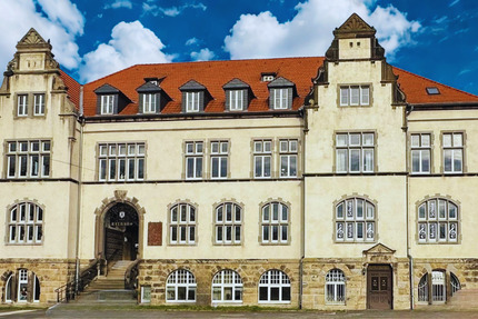 Helle 5 Zimmer DG Wohnung mit Dusche & Badewanne 5 zimmer