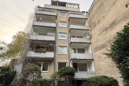 Haus zum Kaufen in Düsseldorf 2.450.000 € 665 m² 12 zimmer