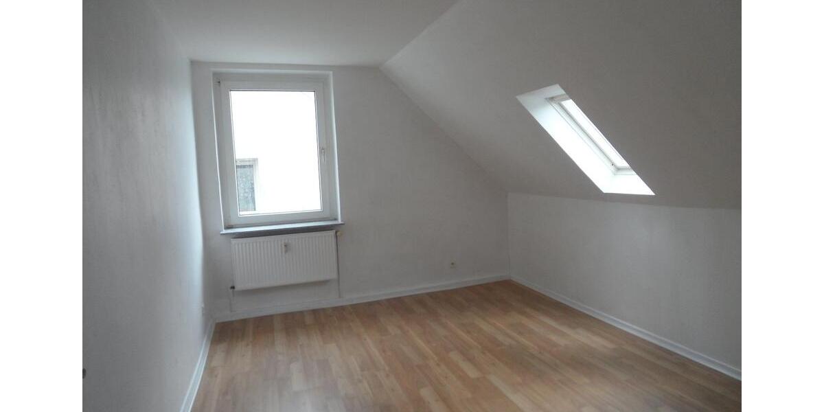 DG Wohnung mit Balkon 3 zimmer