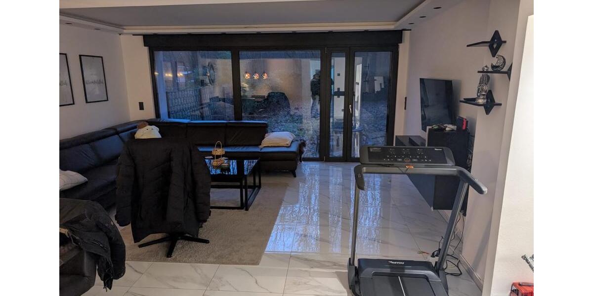 Kernsaniertes Reihenendhaus mit Garten, Garage & Stellplätzen 4 zimmer