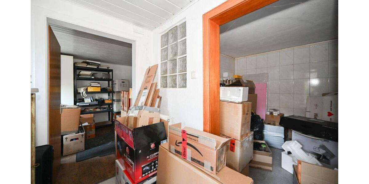 Bruchsteinhaus im Grünen: Gepflegtes Einfamilienhaus mit großem Grundstück in Niederbonsfeld 4 zimmer