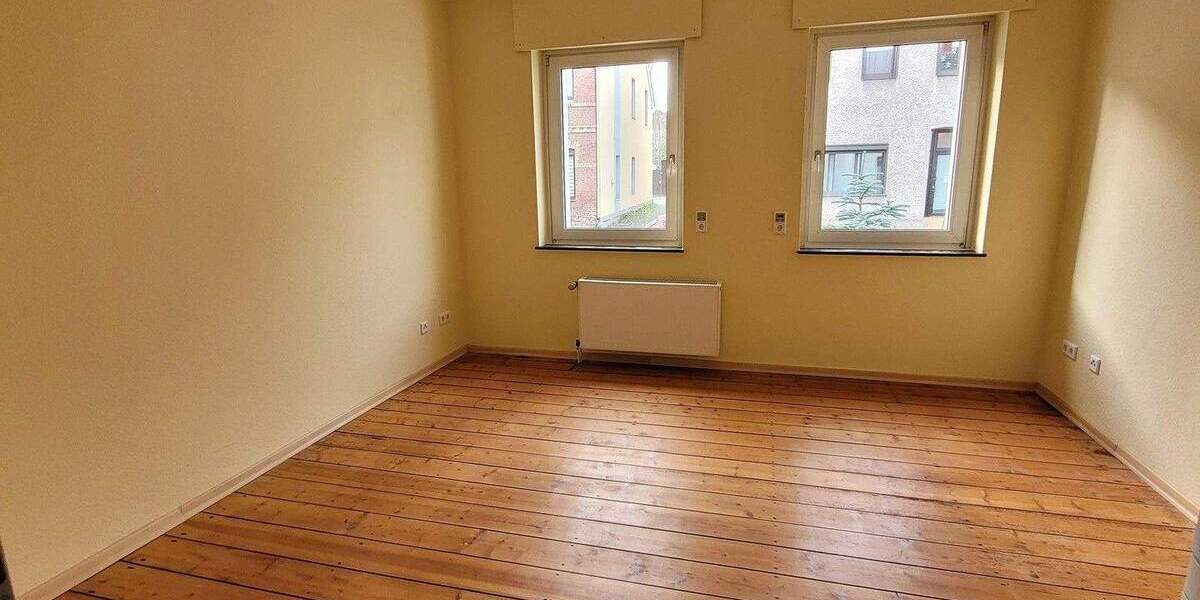 Großzügiges Haus mit auf 800 m² Grundstück mit ca.60 m² naturbelassenen Schwimmteich in Herten 1 zimmer