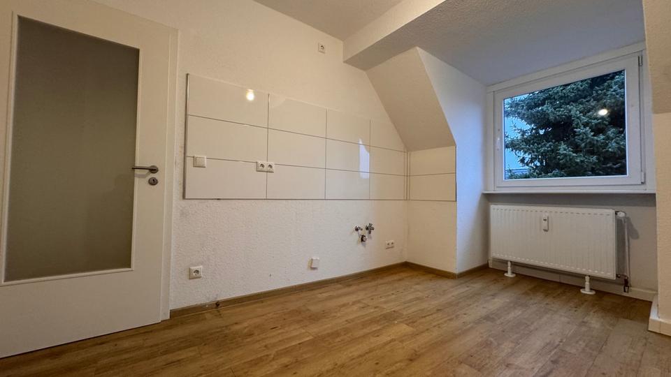 Dachgeschoßwohnung Essen Stadtbezirk VI - 2 Zimmer, 40 m&sup2;, 435&euro; | Angebot:24967368
