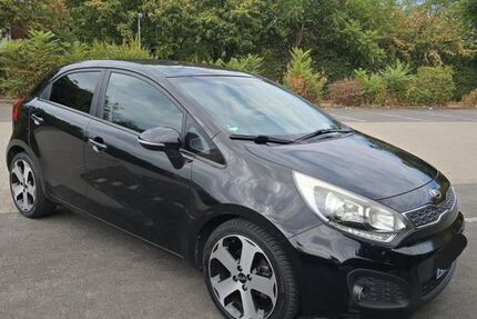 Kia Rio 105.300 km 5.500 &euro; Duisburg 47259