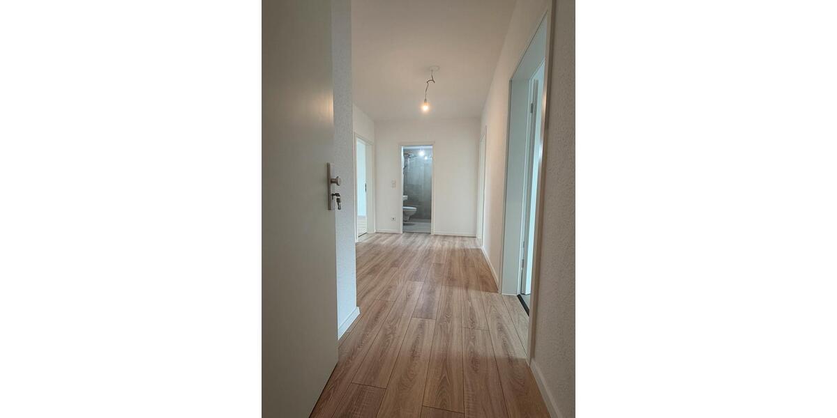 Dachgeschoßwohnung Duisburg Mittelmeiderich - 2 Zimmer, 78 m&sup2;, 900&euro; | Angebot:25790437