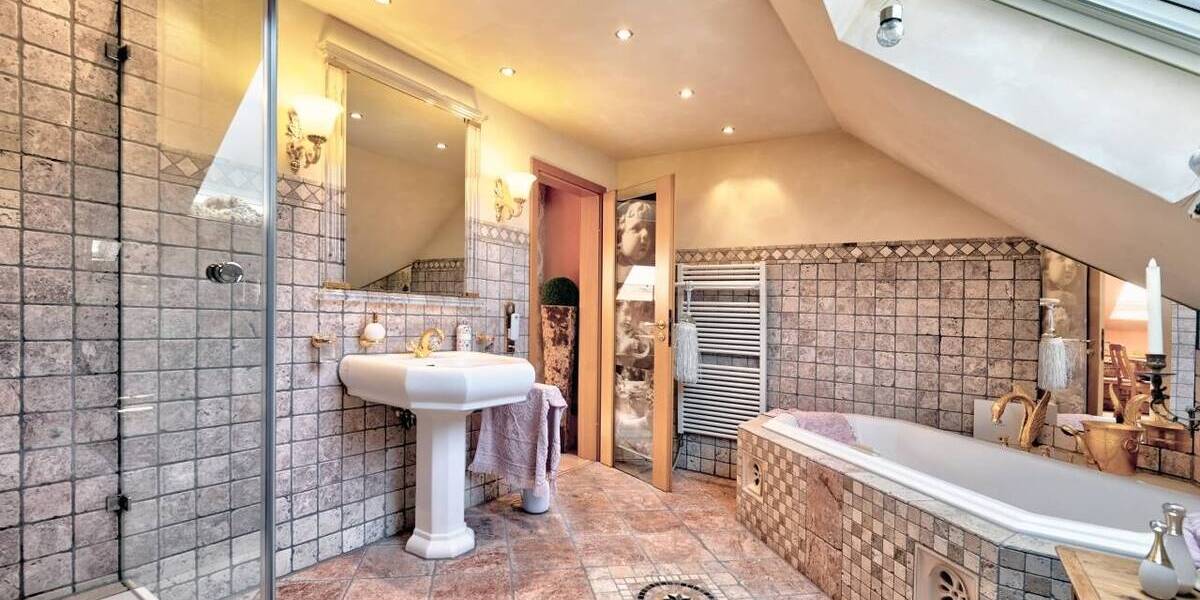 Mehrfamilienhaus, Wohnhaus Essen Frintrop - 5 Zimmer, 160 m&sup2;, 469.000&euro; | Angebot:26487013