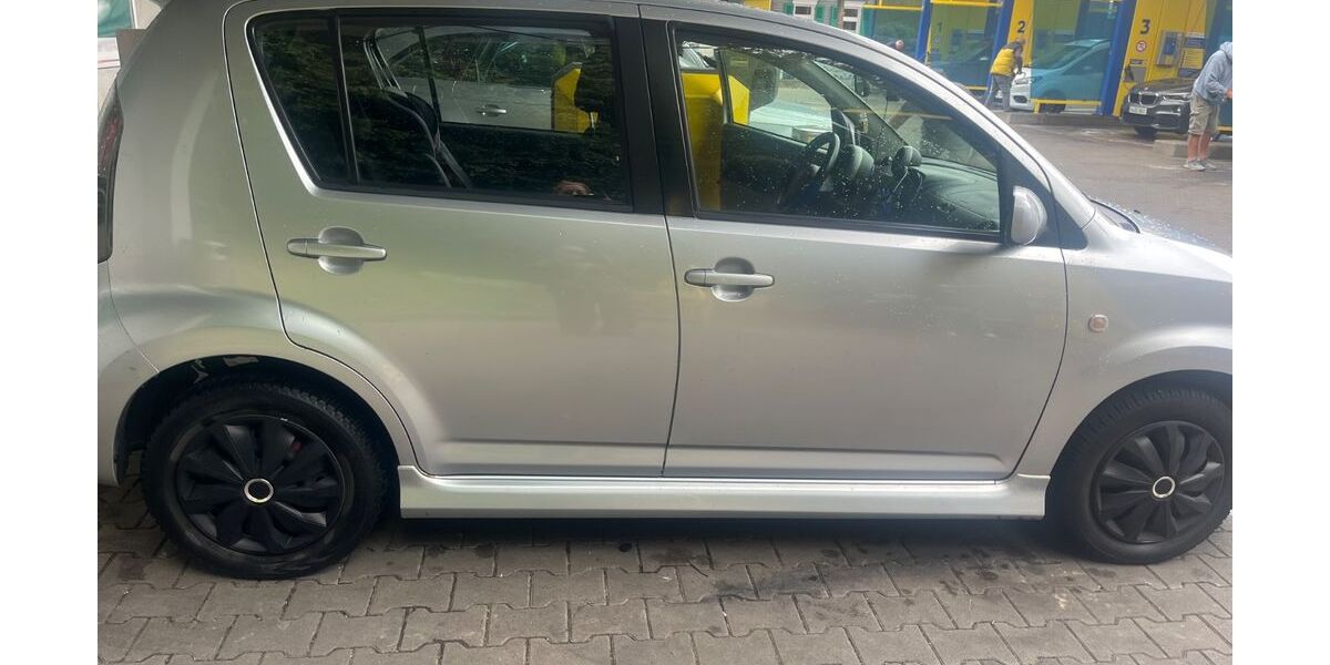 Daihatsu Sirion 289.000 km 700 &euro; Wuppertal 42369