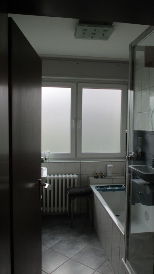 Provisionsfrei* Mehrfamilienhaus, 4 WE in Top Lage, EG 92 qm mit Garten u. Garage frei
