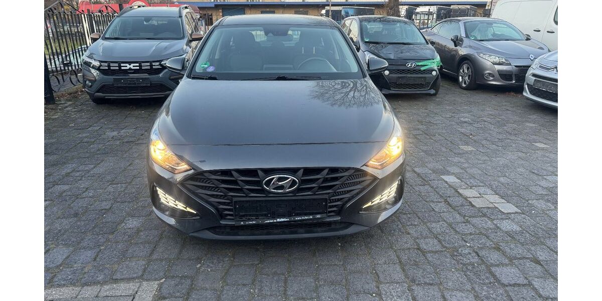 Hyundai i30 85.000 km 12.900 &euro; Bottrop 46242