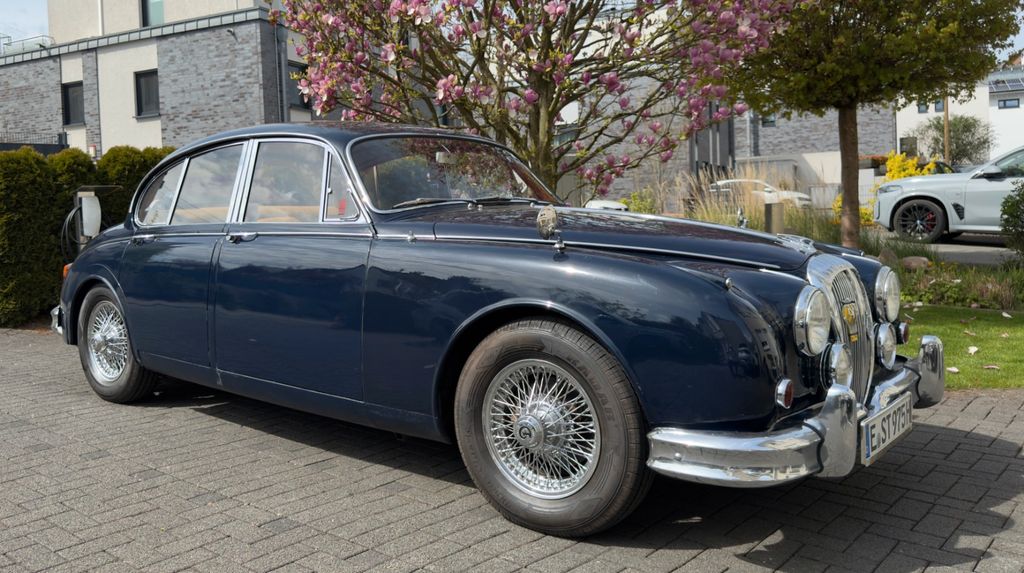 Jaguar Daimler 75.000 km 19.900 &euro; Essen 45356