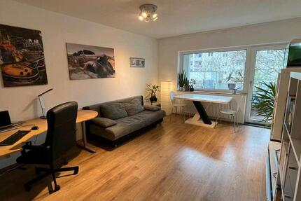 Helle ETW mit Balkon und Tiefgaragenstellplatz in zentraler Lage 2.5 zimmer