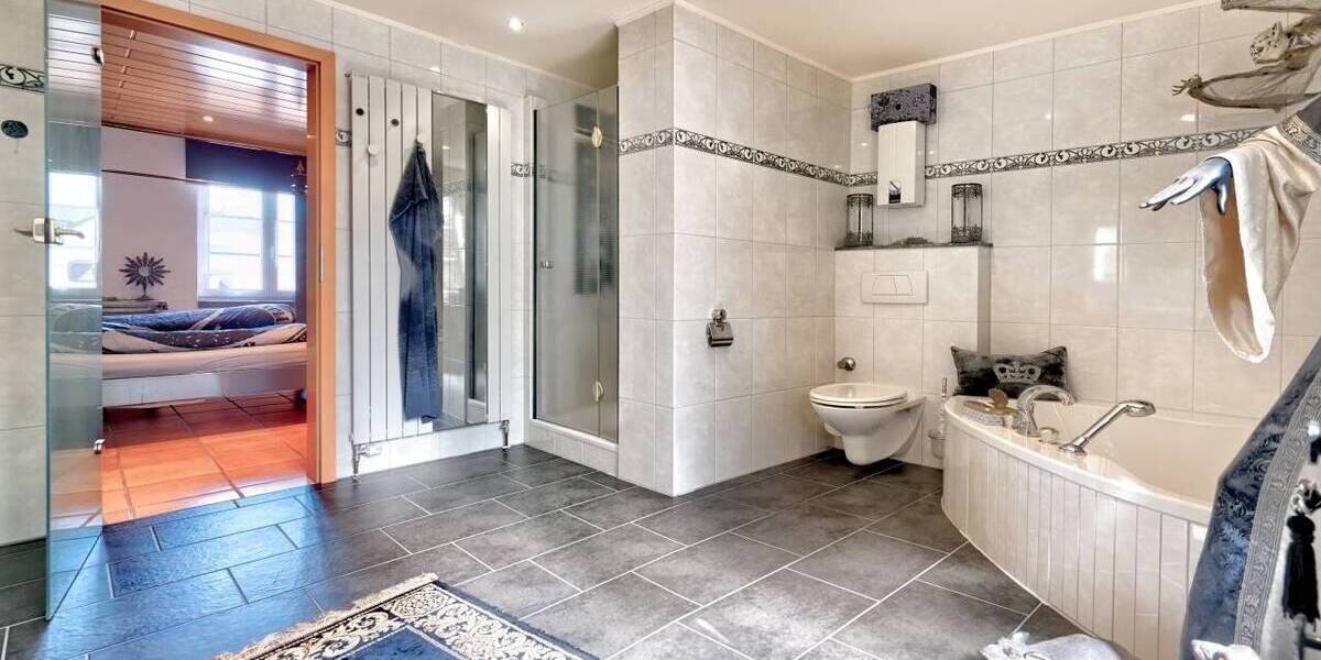 Mehrfamilienhaus, Wohnhaus Essen Frintrop - 5 Zimmer, 160 m&sup2;, 469.000&euro; | Angebot:26487013
