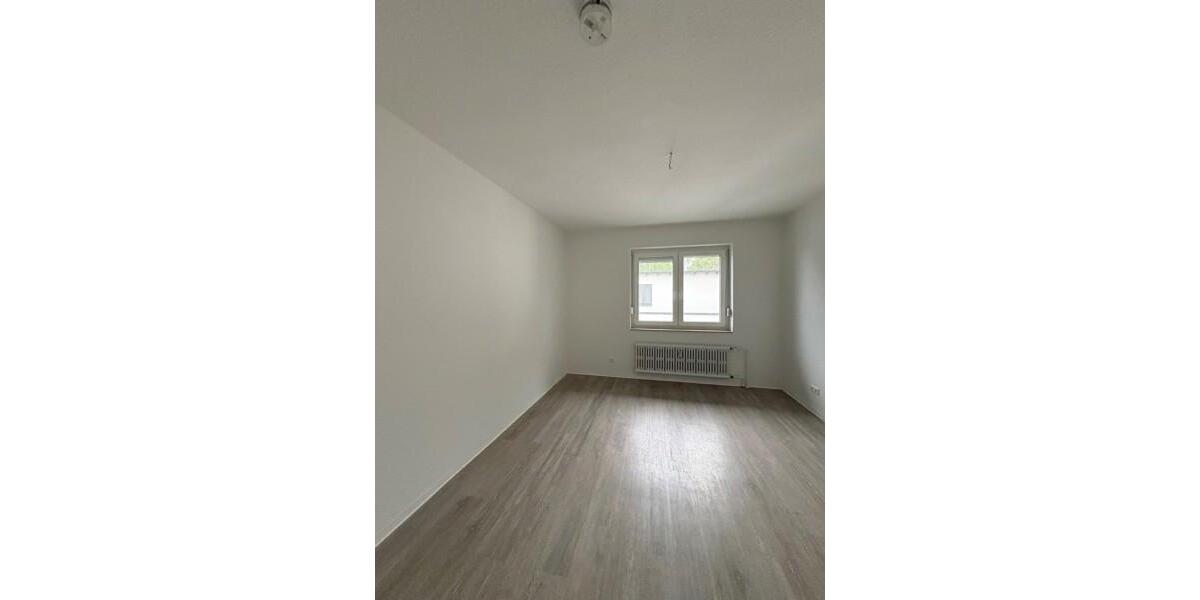 Erdgeschoßwohnung Essen Stadtbezirk V - 3.5 Zimmer, 55 m&sup2;, 642&euro; | Angebot:25315332