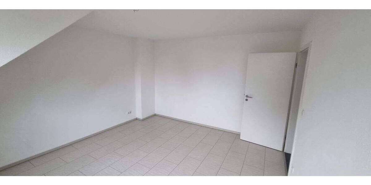 Etagenwohnung Oberhausen Sterkrade-Mitte - 3 Zimmer, 90 m&sup2;, 680&euro; | Angebot:26920815
