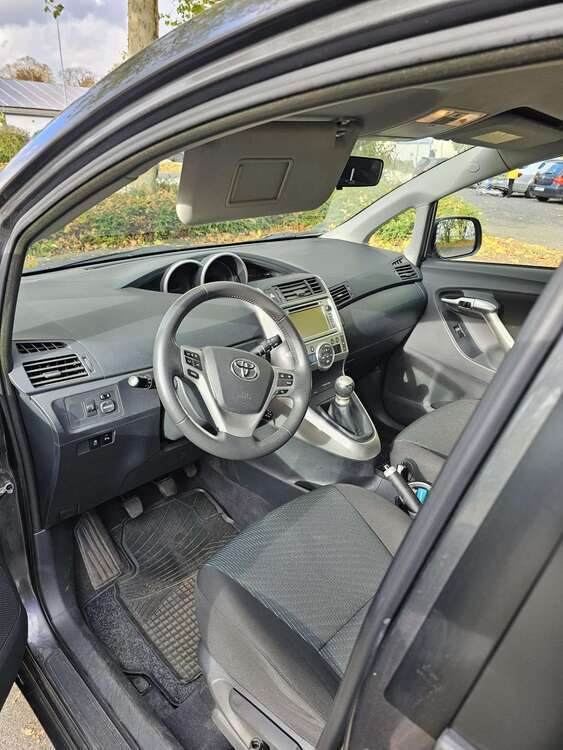 Toyota Verso 164.100 km 6.700 € Krefeld 47802